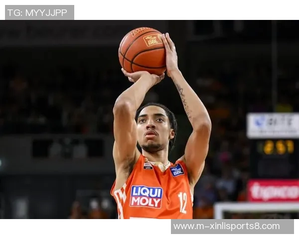 NBA夏联热潮来袭新秀争辉展现未来篮球新星的无限可能