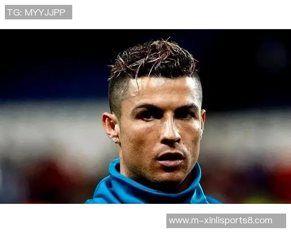 C罗花式足球技艺展示与个人魅力的完美结合解析 C罗花式足球技艺展示与个人魅力的完美结合解析